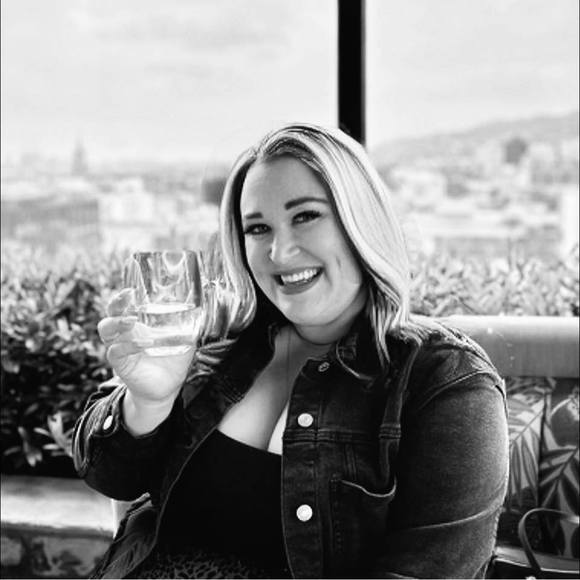 Meet your Posher, Haley - Picture 1 of 1